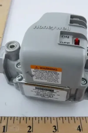 Reznor 147560 Gas Valve Honeywell Vr8205m1148 - 1/2 Lp Gas 10 W.c. (s)ft100-200 Buy Online