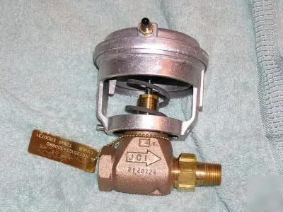 Discount Johnson Controls VG7251GT+7152G Series VG7000 Model Brass Trim Globe Valve with Non-Spring-Return Actuator